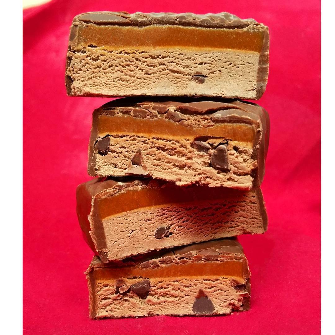 Betty Lou's Golden Smackers-The Feed